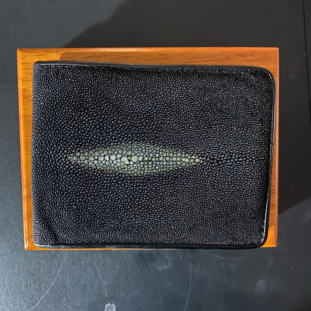 Men’s stingray wallet